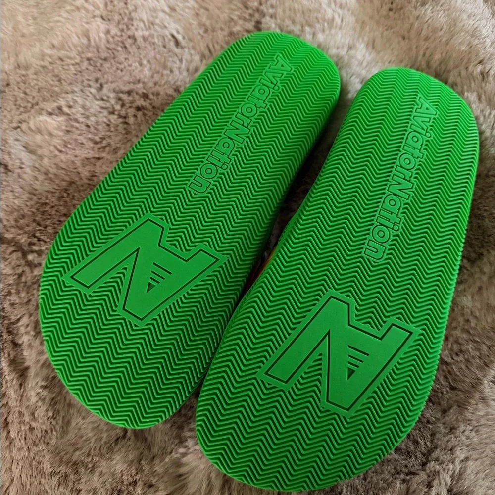 Aviator Nation green slide NWOT never worn - Picture 3 of 4